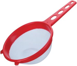 Peneira de Plástico com Tela Fina para Farinha Café Chá e Uso Diário na Cozinha Resistente e Leve (Vermelho, 20 cm de diâmetro)