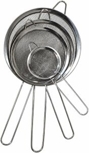 Kit Peneiras Inox 4 Peças com Cabo Longo – Coador de Cozinha Aço Inoxidável 8cm, 14cm, 16cm e 18cm – Resistente, Durável