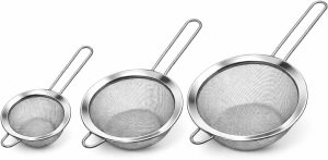 Kit 3 Peneiras de Aço Inoxidável Malha Fina para Cozinha, Conjunto com Tamanhos Diferentes, Coador para Farinha, Açúcar, Chá, Café, Sucos e Molhos, Utensílio Resistente