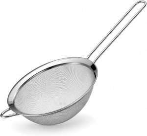 Peneira de Inox 16cm com Malha Fina | Resistente, Fácil de Limpar, Ideal para Cozinha, Ideal para Farinha, Chá e Alimentos